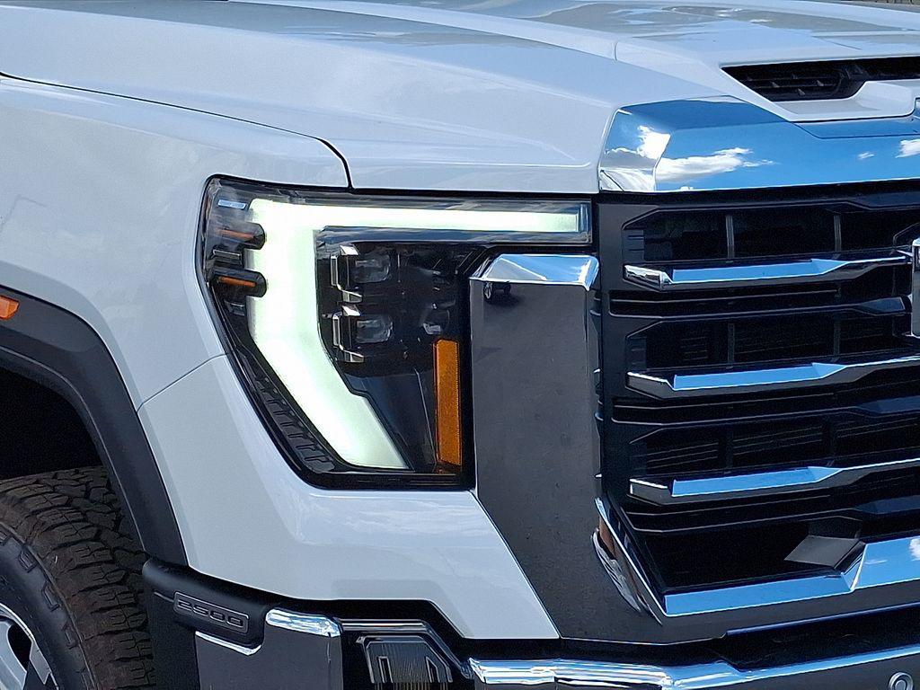 new 2025 GMC Sierra 2500 car, priced at $69,180