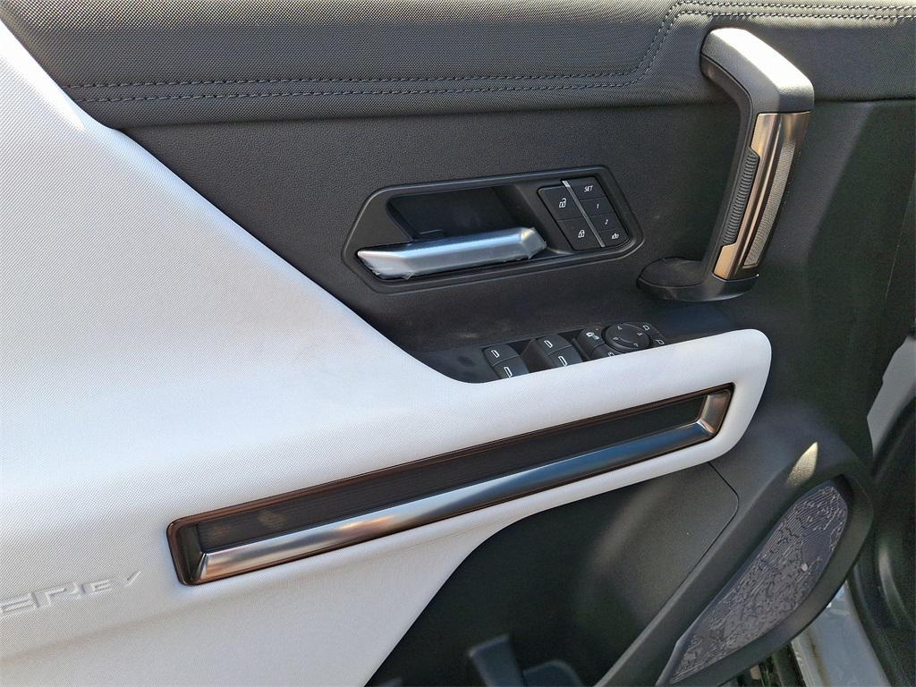 new 2025 GMC HUMMER EV SUV car, priced at $89,315