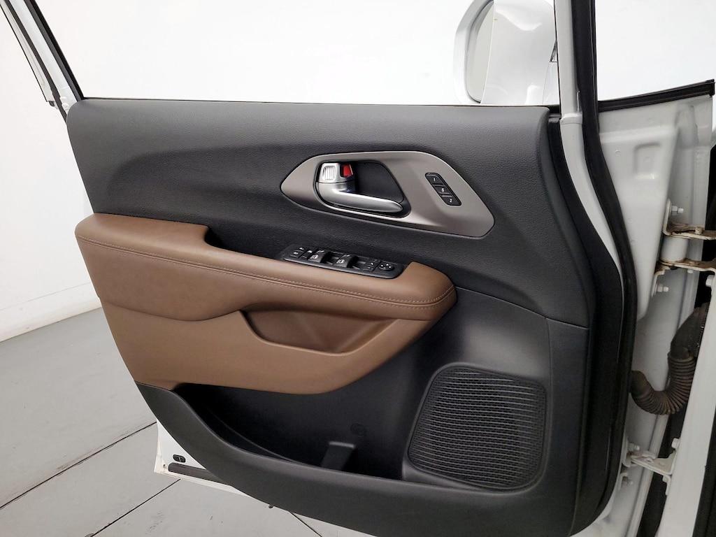 used 2020 Chrysler Pacifica car, priced at $27,998