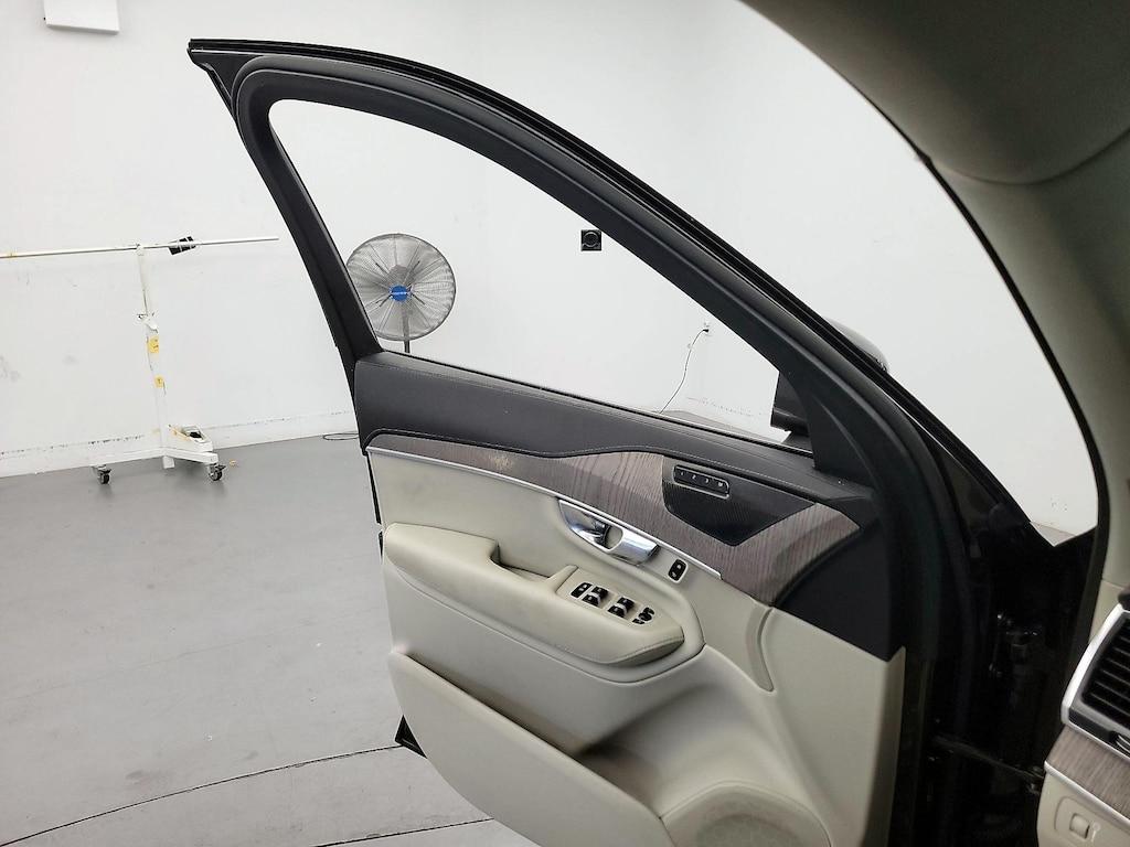 used 2022 Volvo XC90 car, priced at $41,998