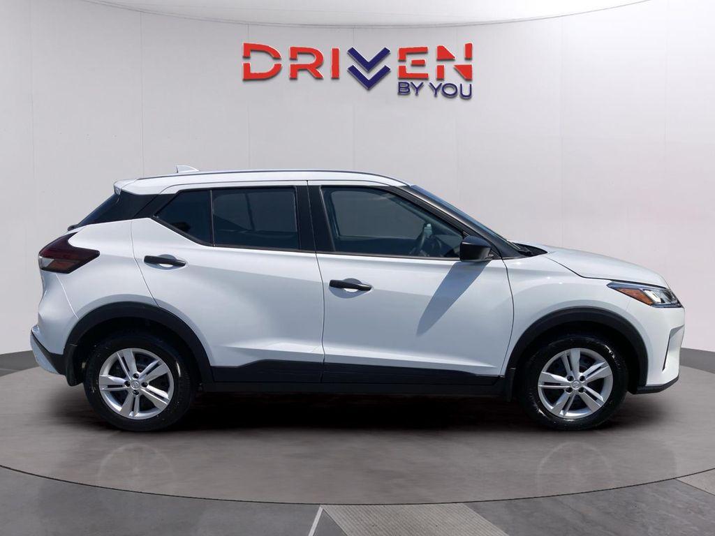 new 2025 Nissan Kicks car, priced at $22,040