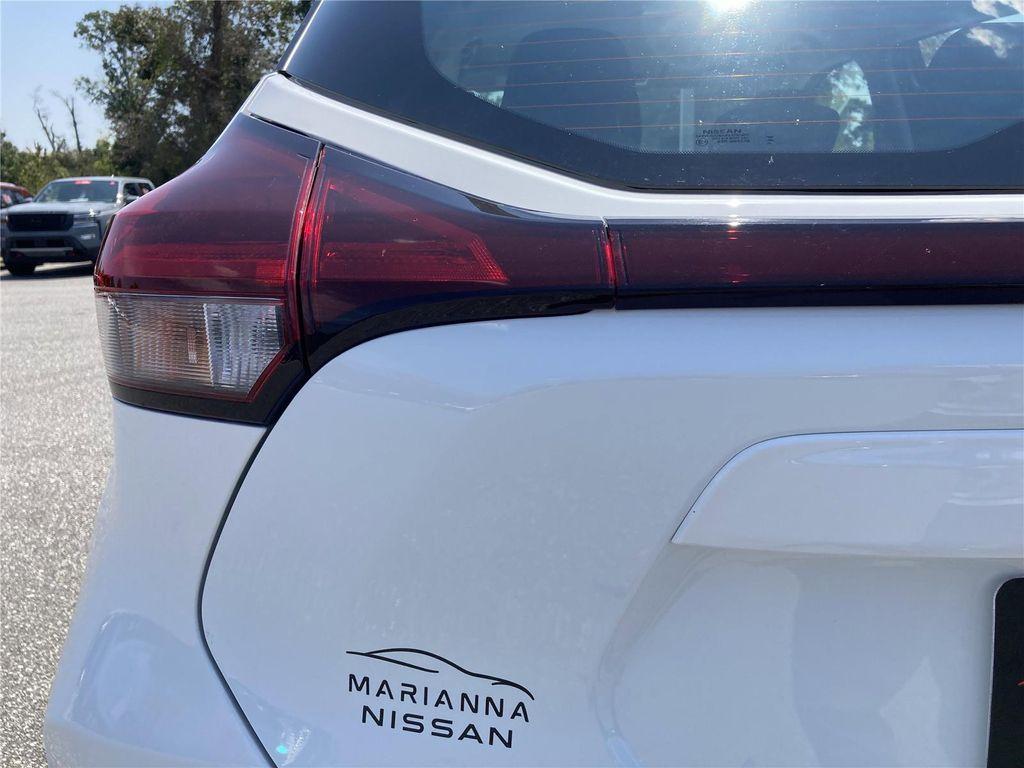 new 2025 Nissan Kicks car, priced at $22,040