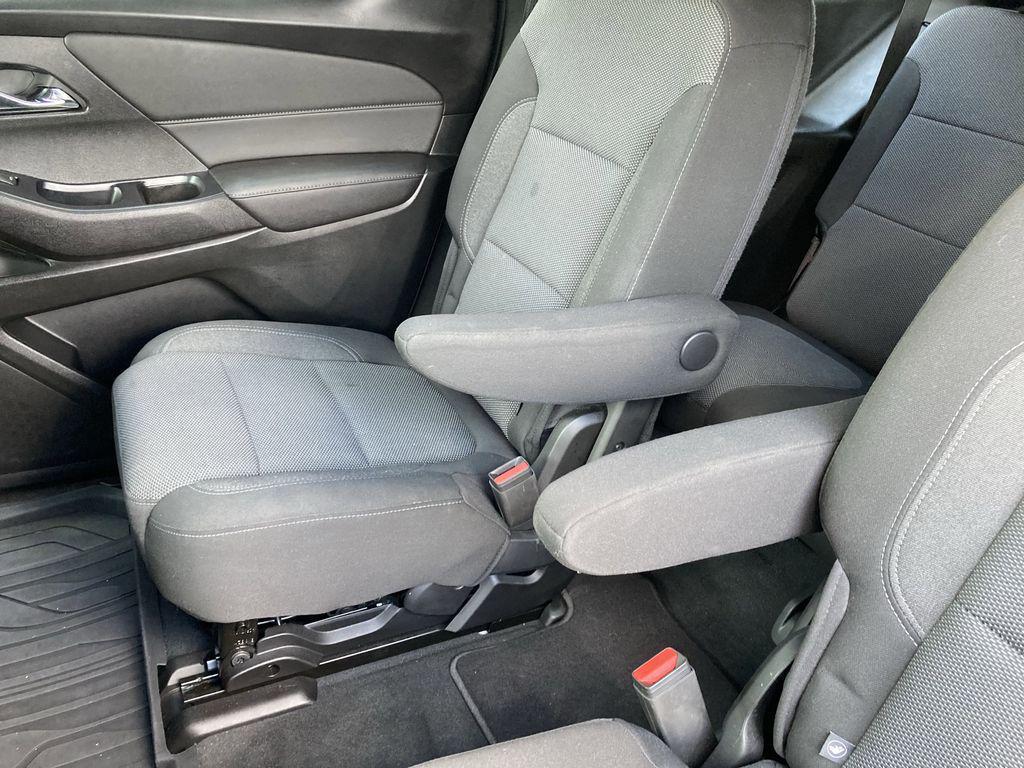used 2022 Chevrolet Traverse car, priced at $25,399