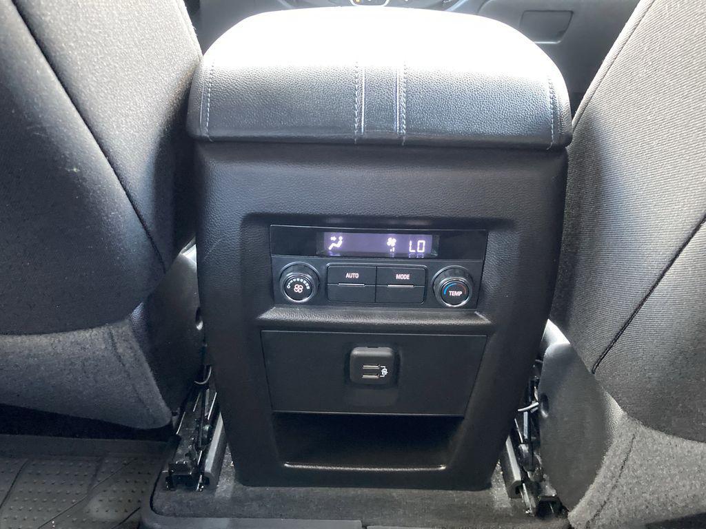 used 2022 Chevrolet Traverse car, priced at $25,399