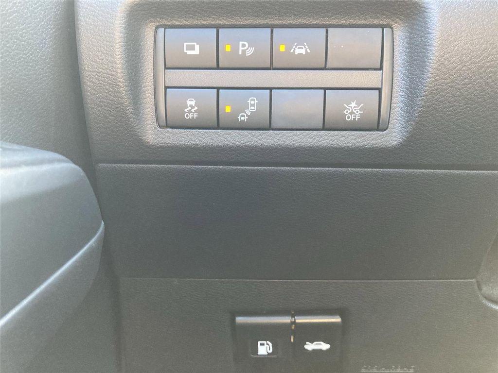 new 2025 Nissan Kicks car, priced at $22,040