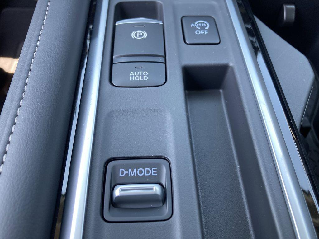 new 2025 Nissan Pathfinder car, priced at $40,721