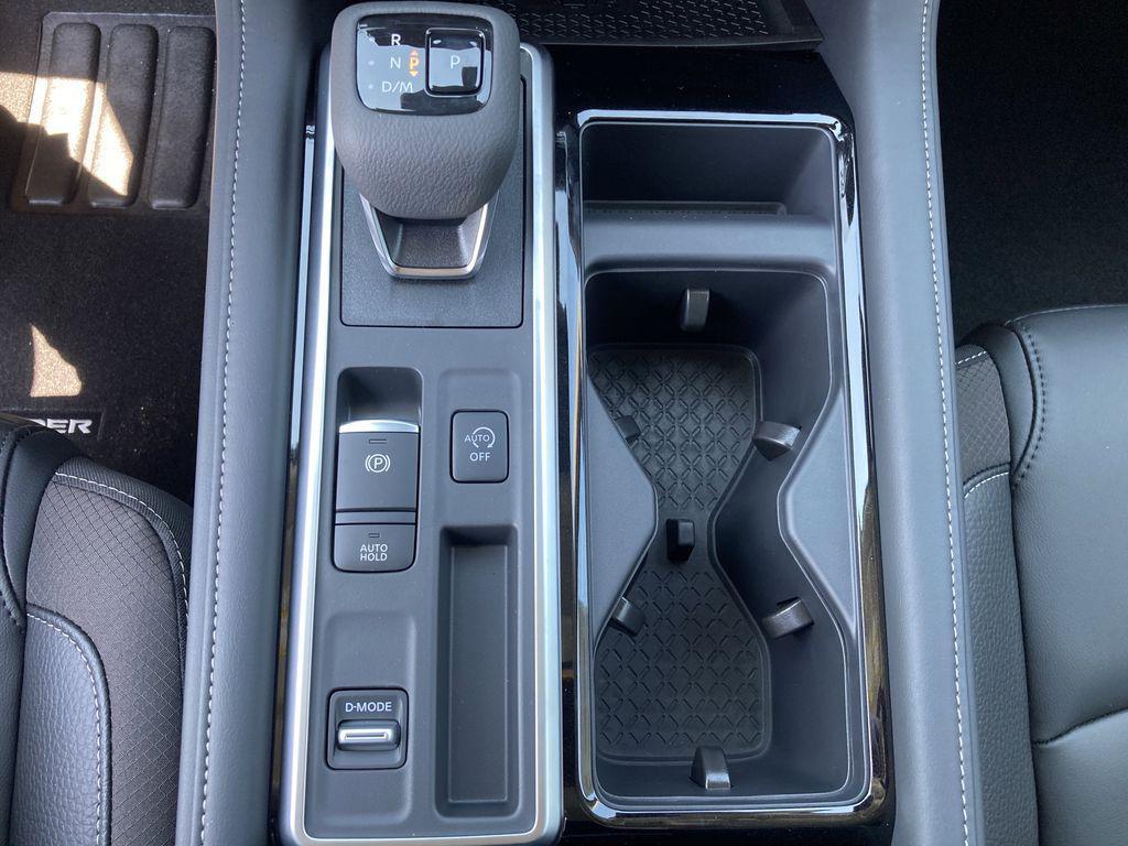 new 2025 Nissan Pathfinder car, priced at $40,721