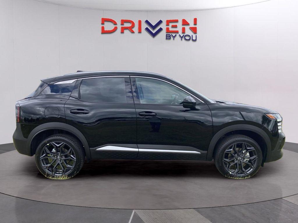 new 2025 Nissan Kicks car, priced at $26,658