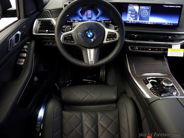 new 2025 BMW X7 car, priced at $93,575