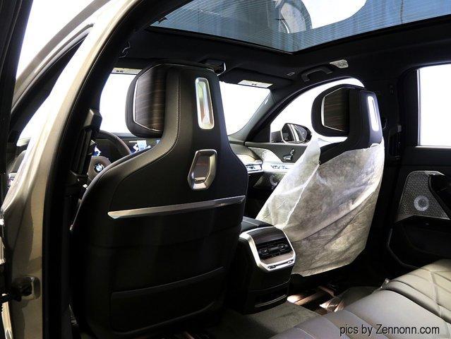 new 2025 BMW 760 car, priced at $135,525