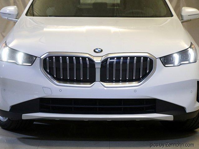 new 2024 BMW 540 car, priced at $70,295