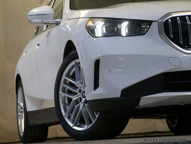 new 2024 BMW 540 car, priced at $70,295