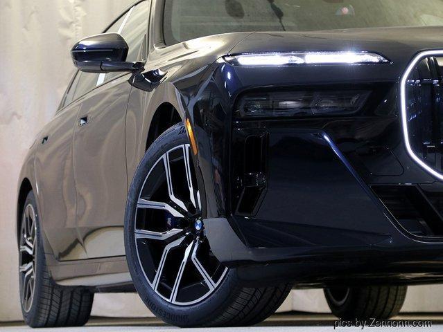 new 2025 BMW 760 car, priced at $132,475