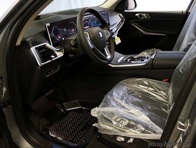 new 2025 BMW X7 car, priced at $89,775
