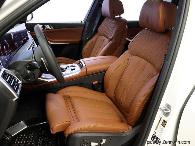 new 2025 BMW X7 car, priced at $97,475