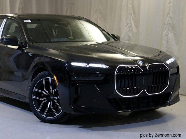 new 2025 BMW 760 car, priced at $130,725