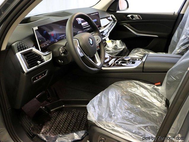 new 2025 BMW X7 car, priced at $91,075