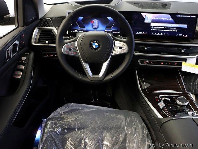 new 2025 BMW X7 car, priced at $91,075