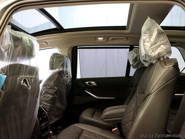 new 2025 BMW X7 car, priced at $91,075
