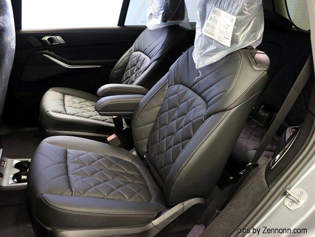 new 2025 BMW X7 car, priced at $91,275