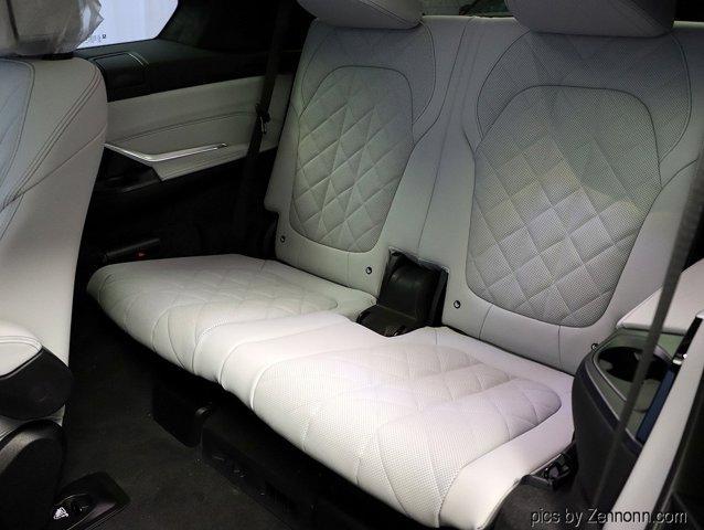 new 2025 BMW X7 car, priced at $94,925