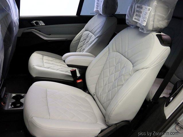new 2025 BMW X7 car, priced at $97,025