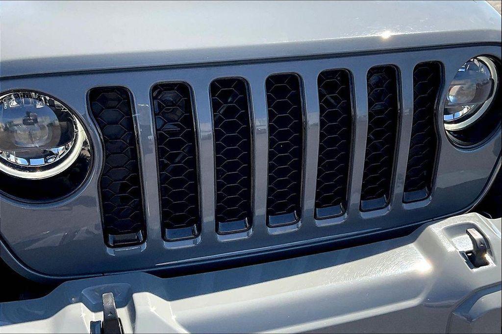 used 2023 Jeep Gladiator car, priced at $32,222