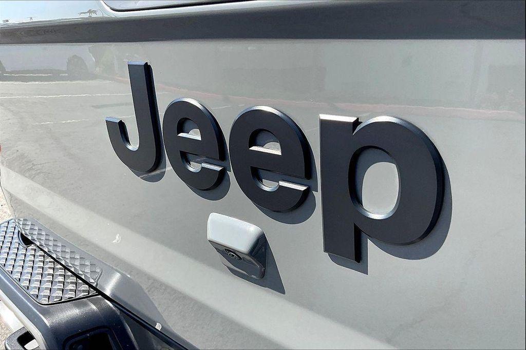 used 2023 Jeep Gladiator car, priced at $32,222