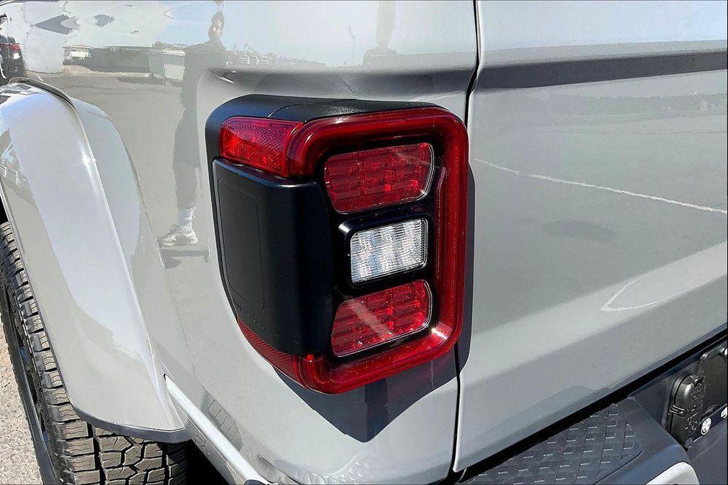 used 2023 Jeep Gladiator car, priced at $32,222