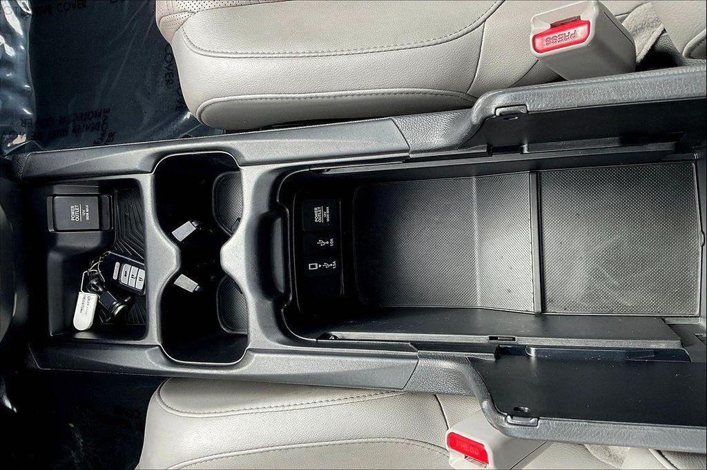 used 2017 Honda CR-V car, priced at $18,999