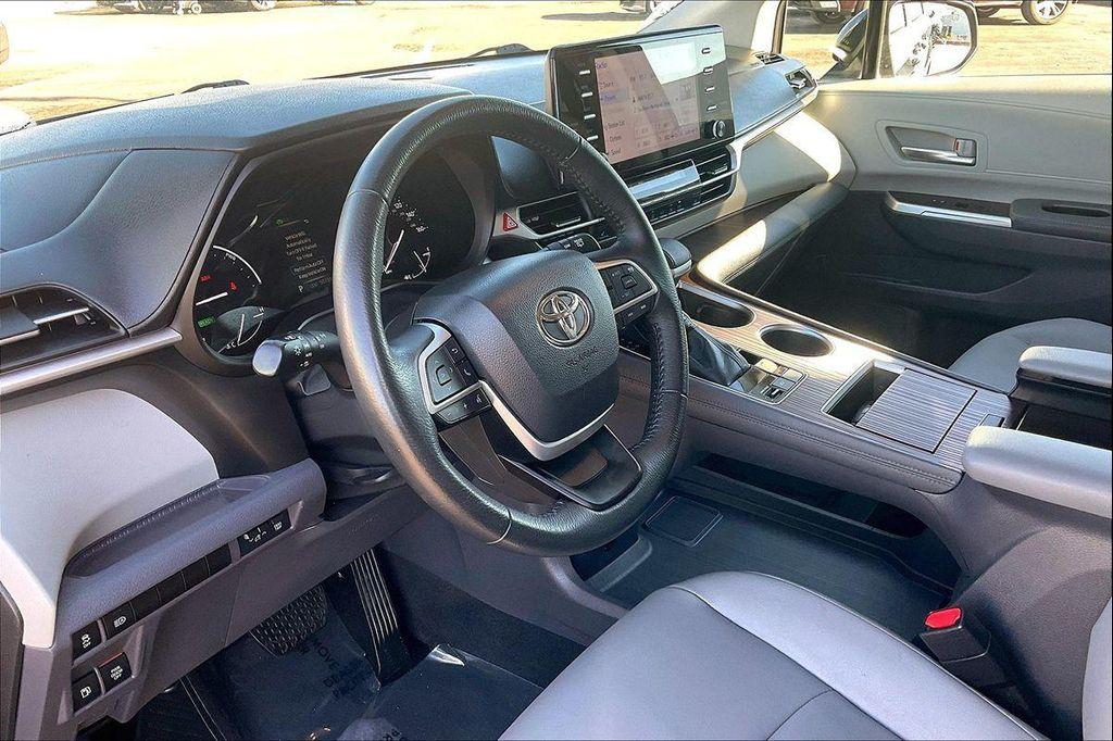 used 2023 Toyota Sienna car, priced at $38,605