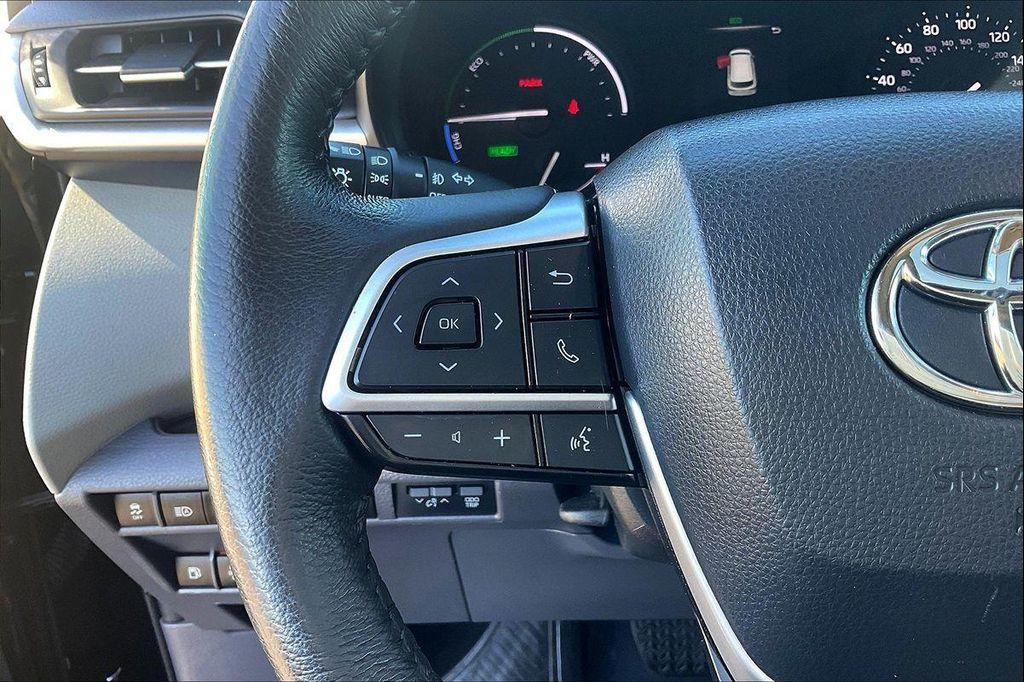 used 2023 Toyota Sienna car, priced at $38,605