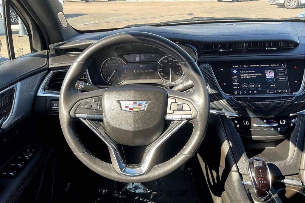 used 2024 Cadillac XT6 car, priced at $43,900
