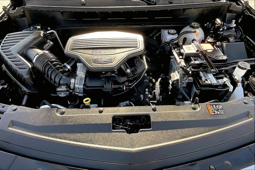 used 2024 Cadillac XT6 car, priced at $43,900