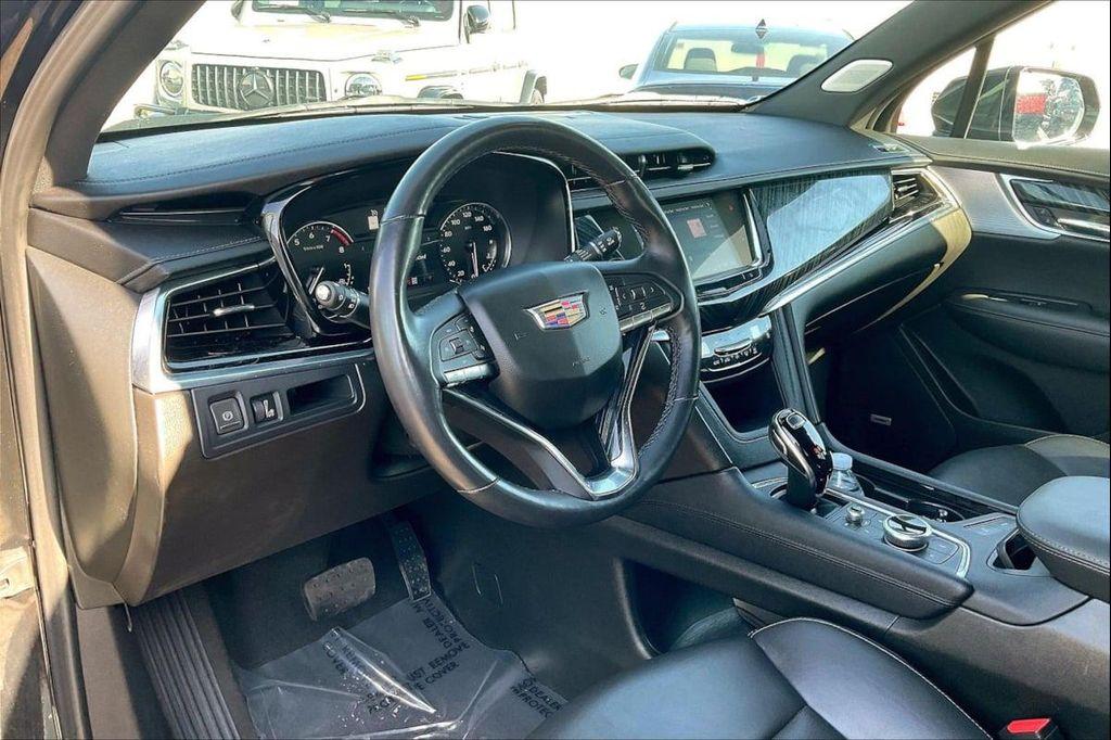 used 2024 Cadillac XT6 car, priced at $43,900