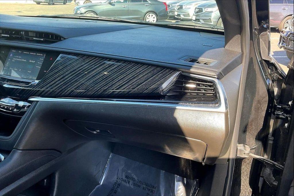 used 2024 Cadillac XT6 car, priced at $43,900