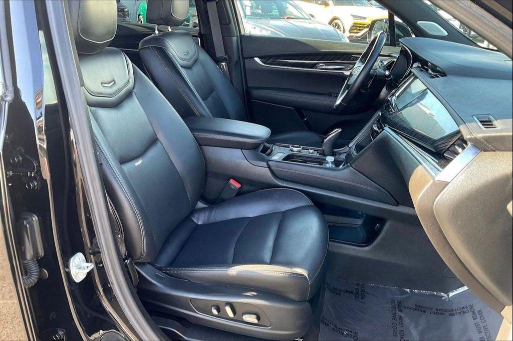 used 2024 Cadillac XT6 car, priced at $43,900