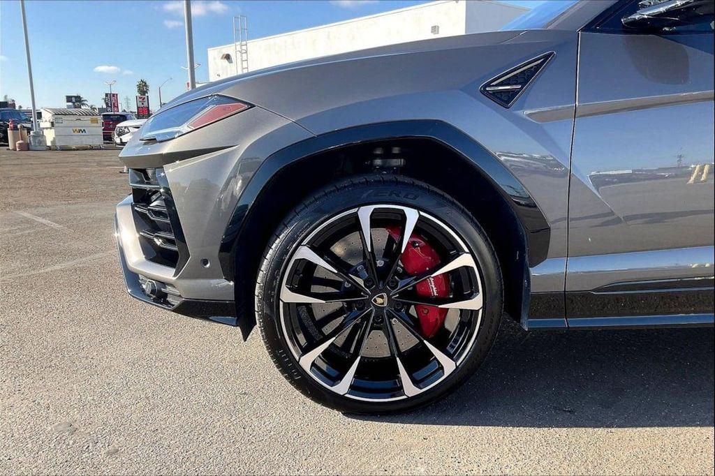 used 2022 Lamborghini Urus car, priced at $229,999