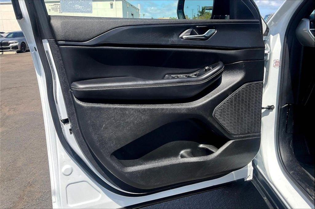 used 2024 Jeep Grand Cherokee L car, priced at $26,999