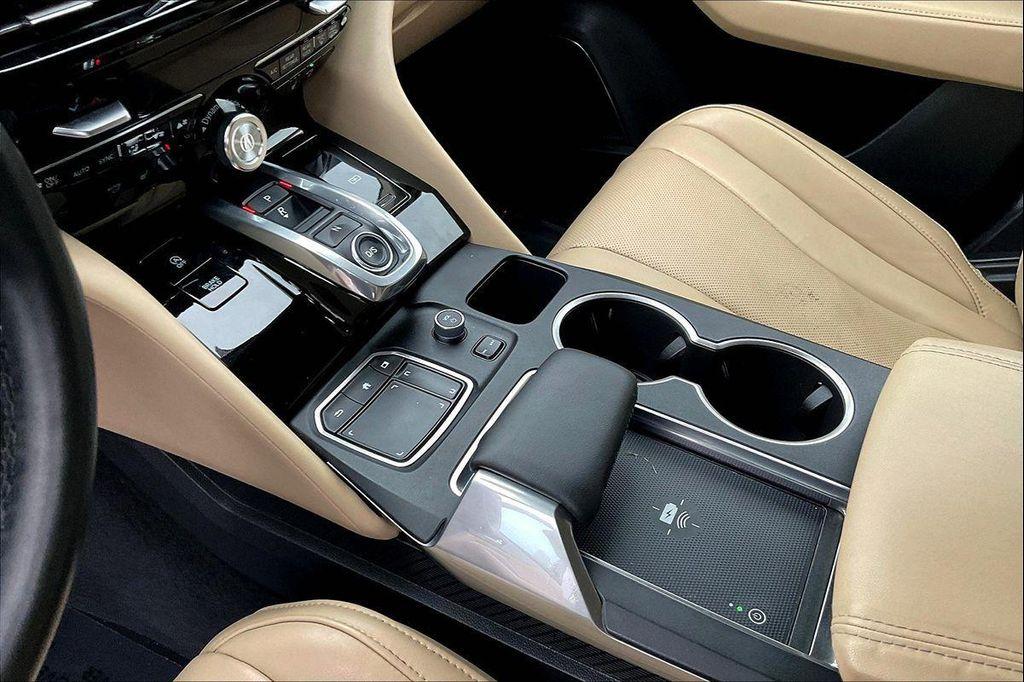 used 2022 Acura MDX car, priced at $35,999