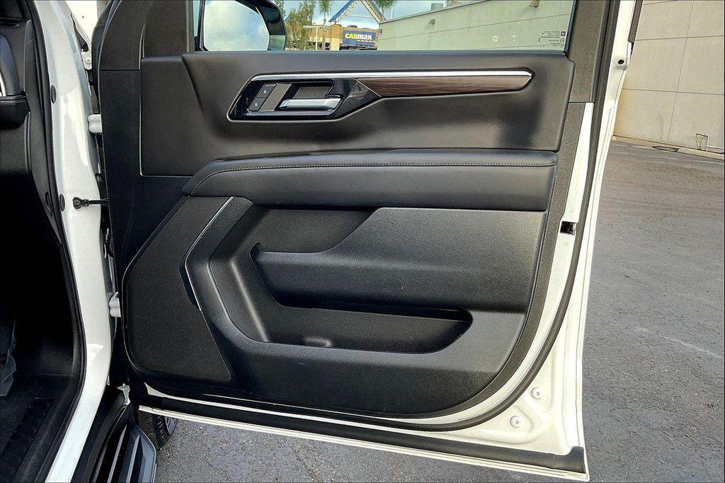 used 2025 Chevrolet Tahoe car, priced at $48,888