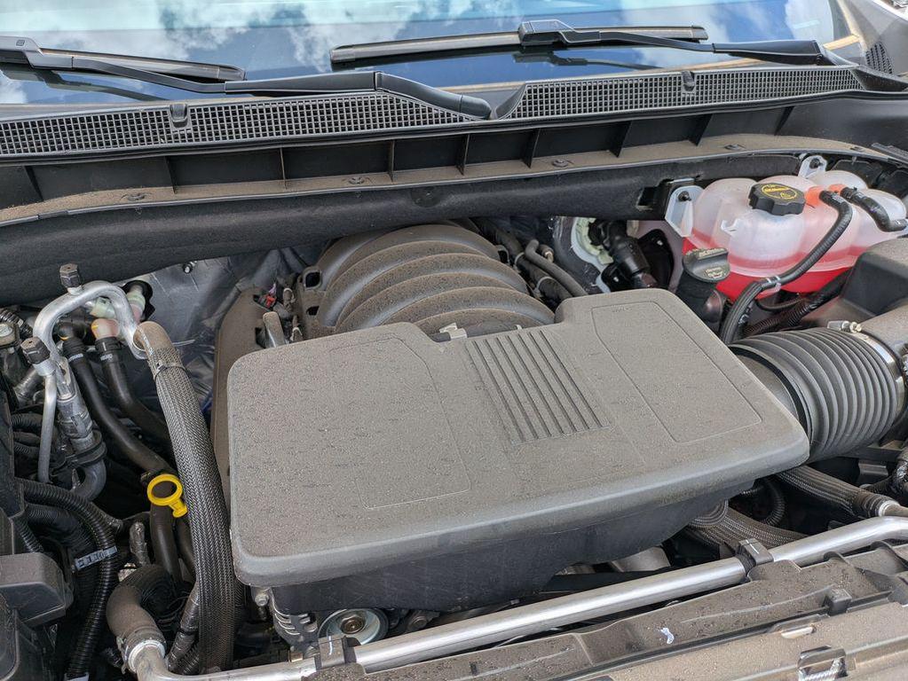 new 2025 Chevrolet Suburban car