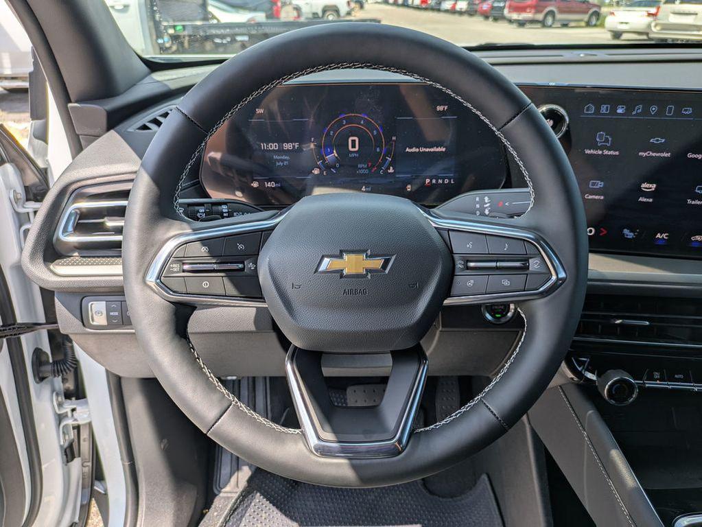 new 2025 Chevrolet Traverse car