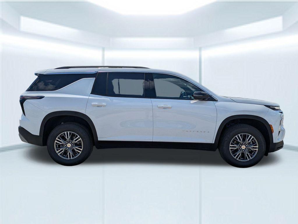 new 2025 Chevrolet Traverse car