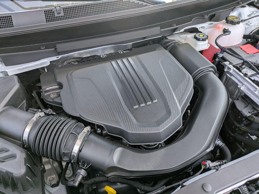 new 2025 Chevrolet Traverse car