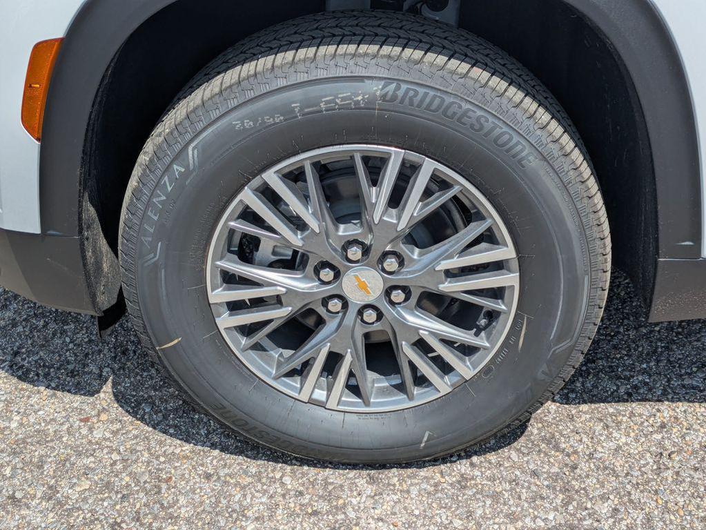 new 2025 Chevrolet Traverse car