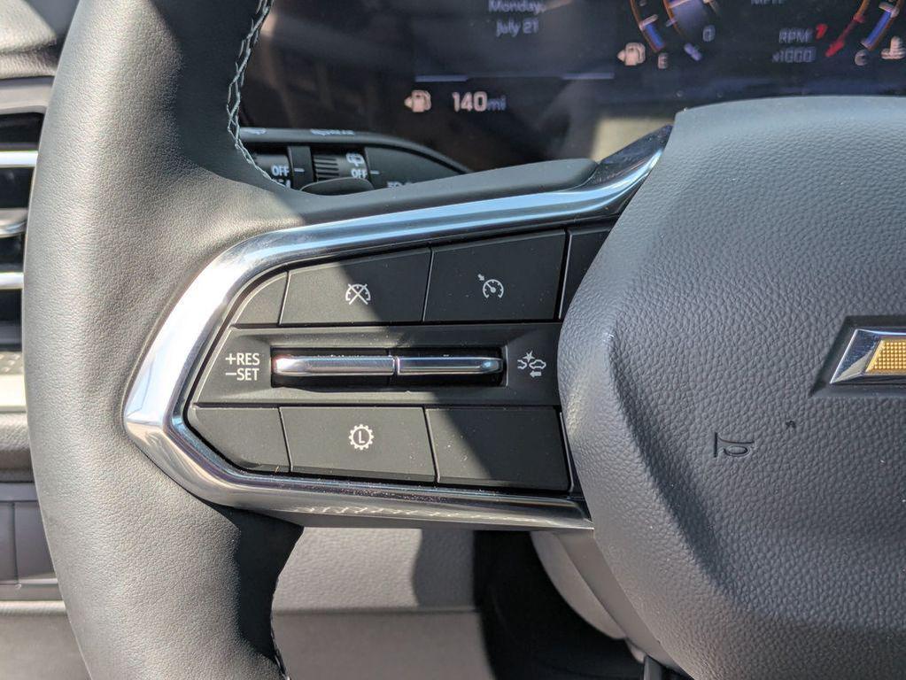 new 2025 Chevrolet Traverse car