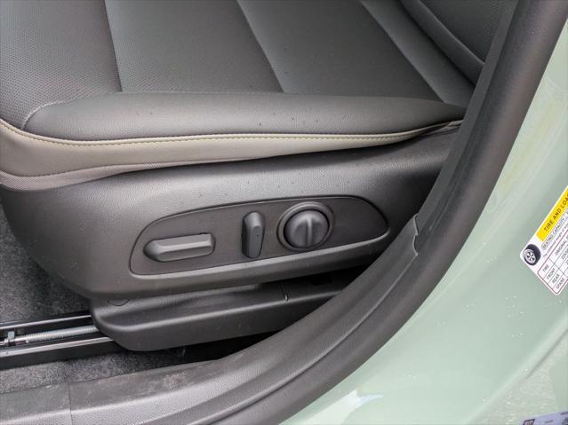 new 2025 Chevrolet Trax car, priced at $27,180