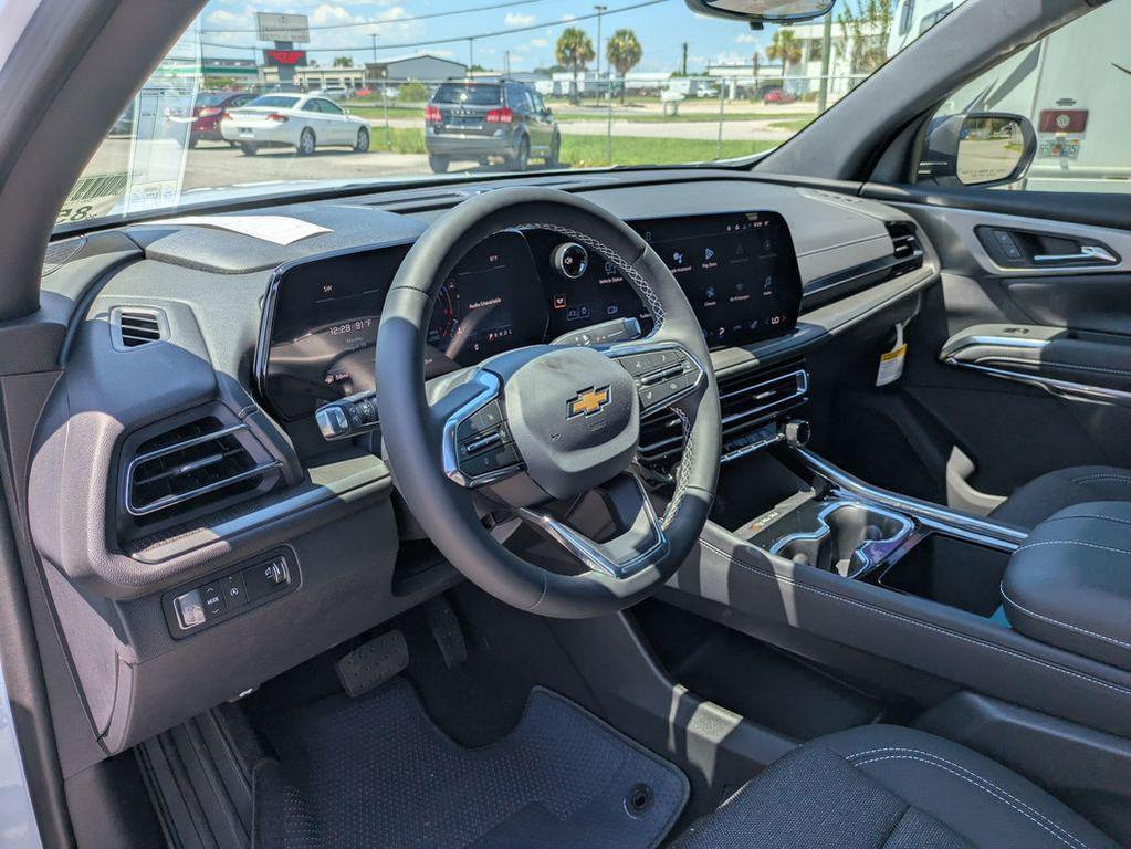 new 2026 Chevrolet Traverse car, priced at $45,010