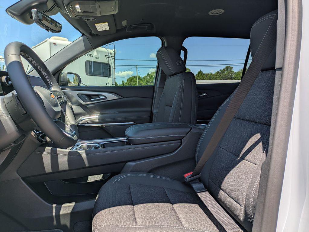 new 2026 Chevrolet Traverse car, priced at $45,010